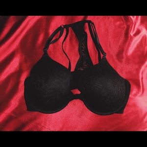 black victoria’s secret bra